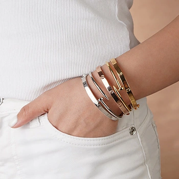 خرید اقساطی دستبند تمام طلا لوکس