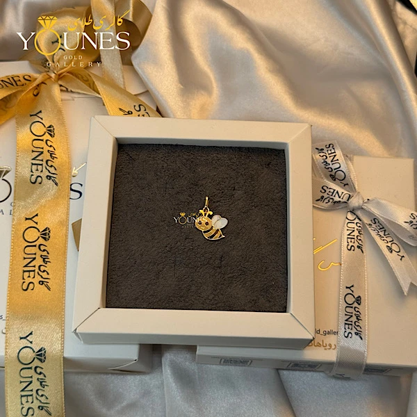 آویز طلا مینا کاری زنبور عسل