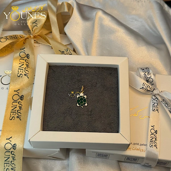 آویز طلا میناکاری لاکپشت