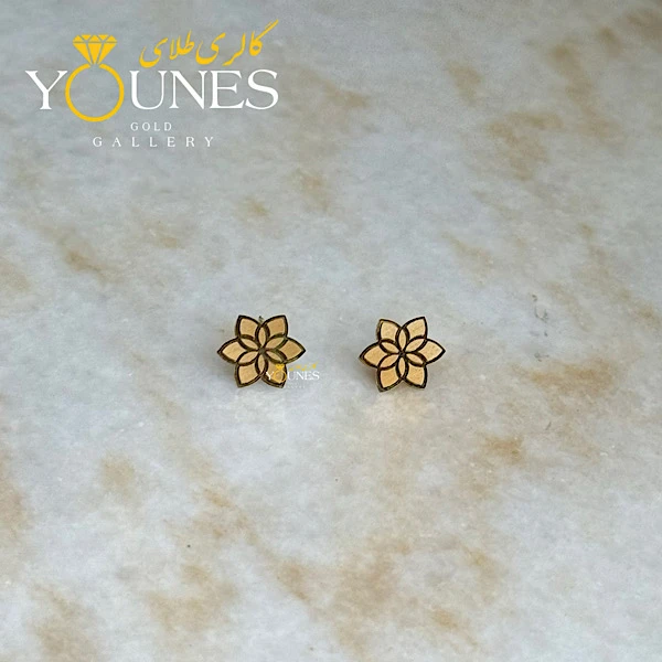 گوشواره طلا میخی گلبرگ حکاکی