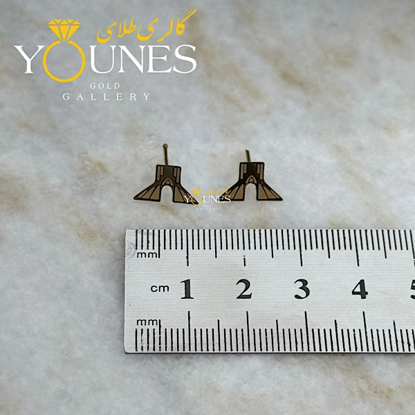 گوشواره طلا میخی برج آزادی حکاکی